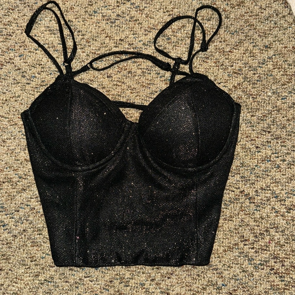 Superdown Black Sparkly V-Neck Crop Top w/open back, Size Small